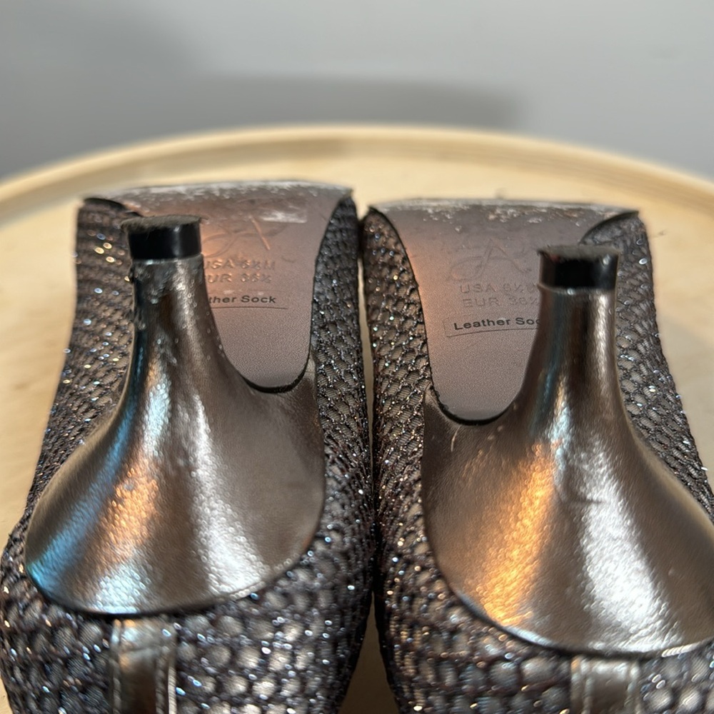 Adrianna Papell Lois Pump Gunmetal Pointy Toe Kitten Heel size 6.5 - Picture 7 of 8